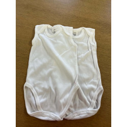 Baby body's wit zonder mouwen
